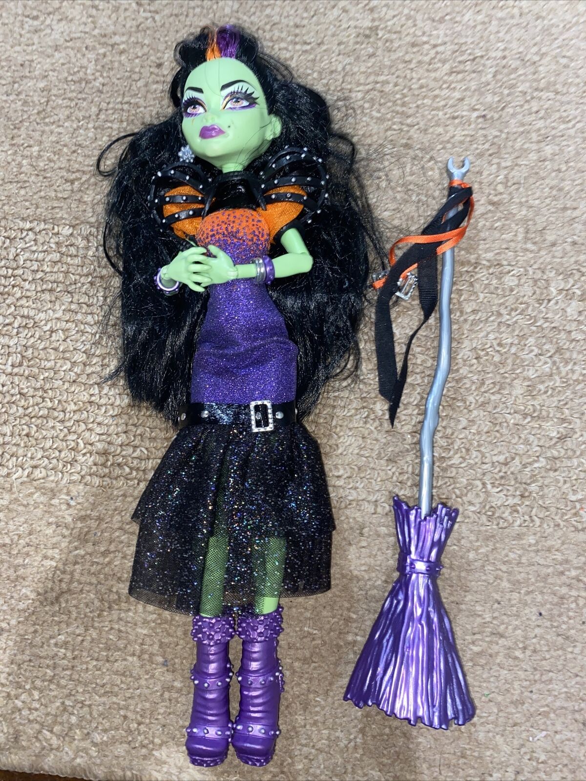 Monster High Casta Fierce Doll Toy Green Witch Singer Halloween Mattel 2011