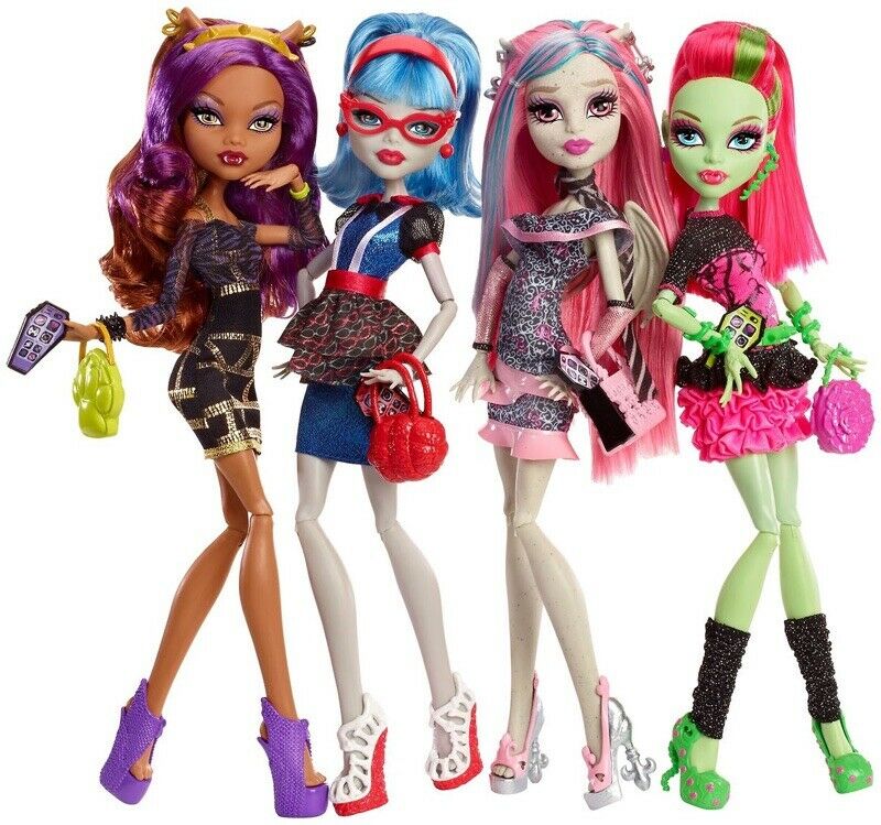 Monster High Ghoul’s Night Out Ghoulia Venus Clawdeen Rochelle 4 Pack Dolls