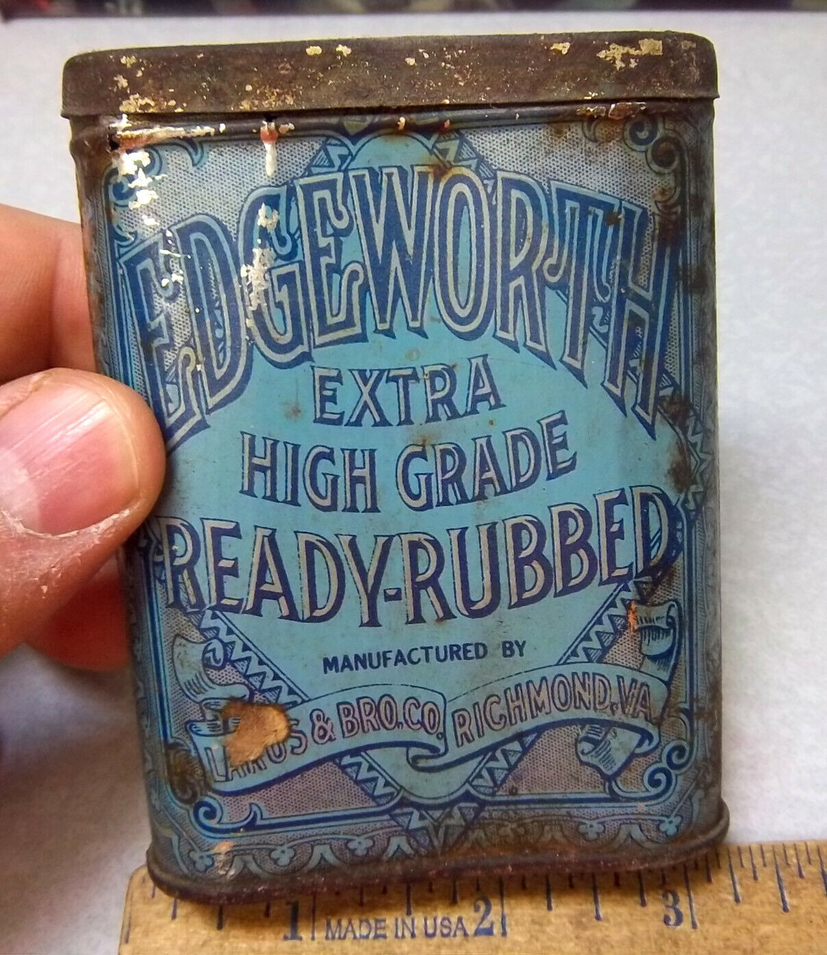 VINTAGE Edgeworth Pocket Style Rubbed tobacco tin, slogan printed on tin bottom